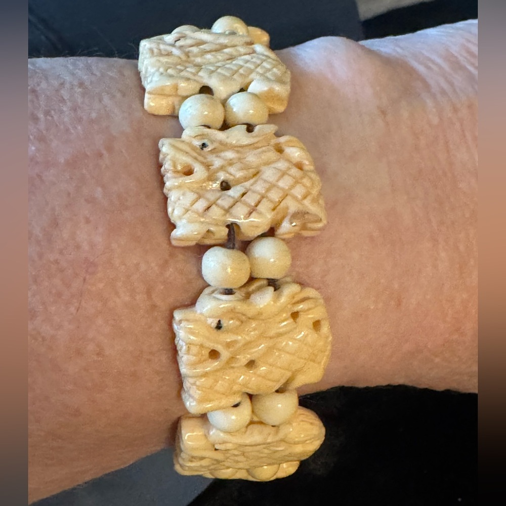 Vintage Hand-Carved Dragon Bracelet and Earrings - Picture 4 of 15